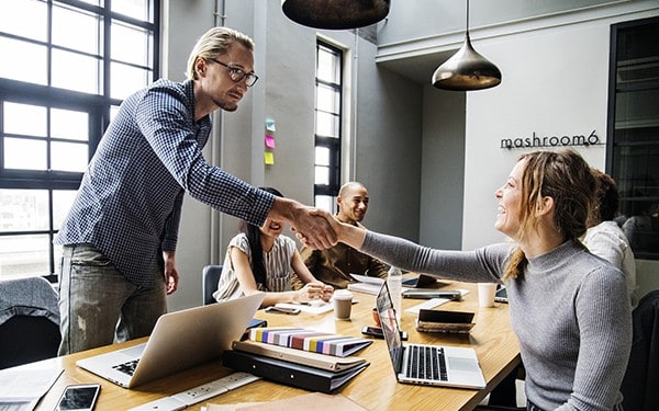 professional indemnity insurance can be of benefit to all businesses that provide advice or design work